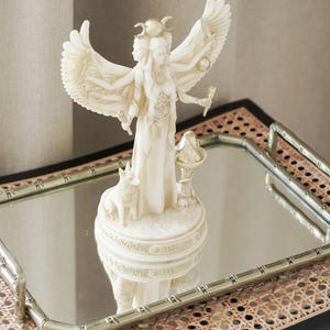 Hecate Statue Greek Triple Goddess Of Magic for Home Decor Gifts Acient Mythology Collectible Authentic Artworks Stef Collection 9.8/6.8inch