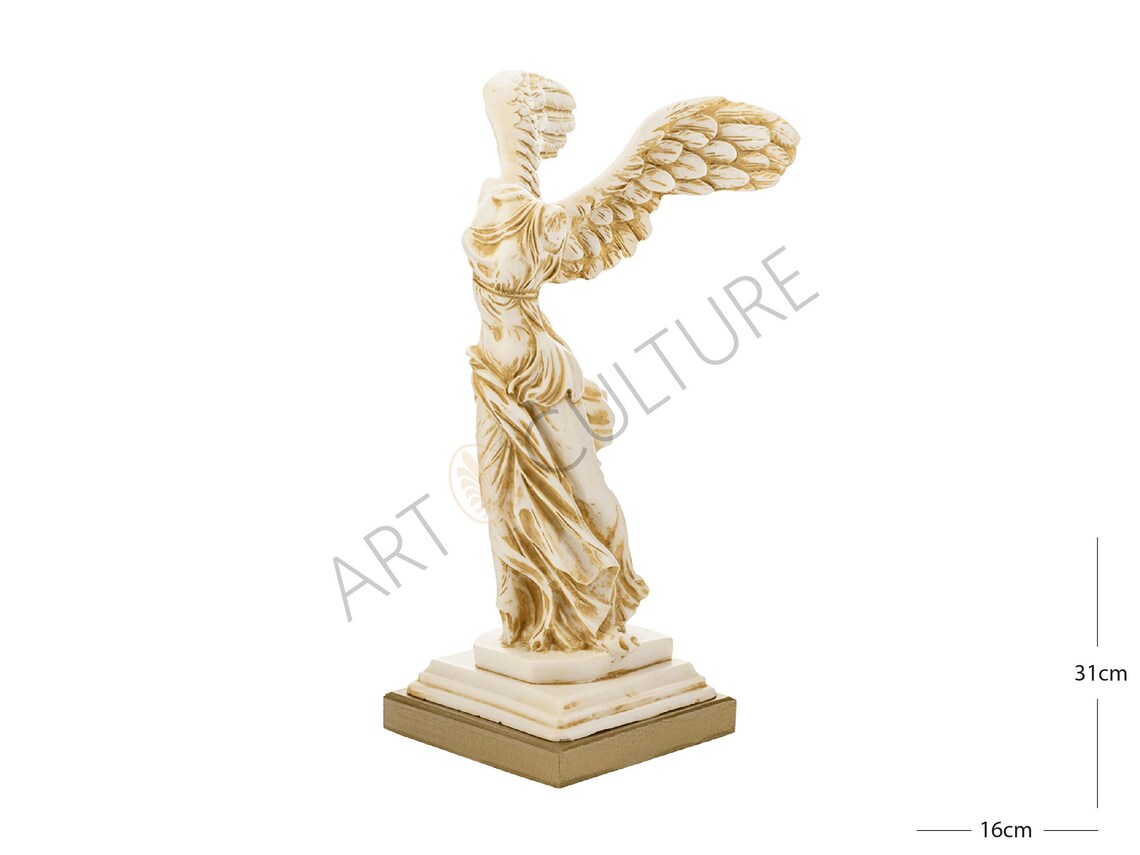 winged nike of samothrace sculpture