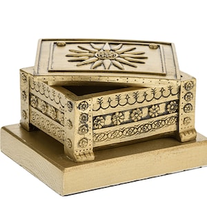 The Golden Larnax Fillip Makedon Temple Vergina PanHellenic Symbol Gift Jewellery Box Case Bronze Color Statue Museum