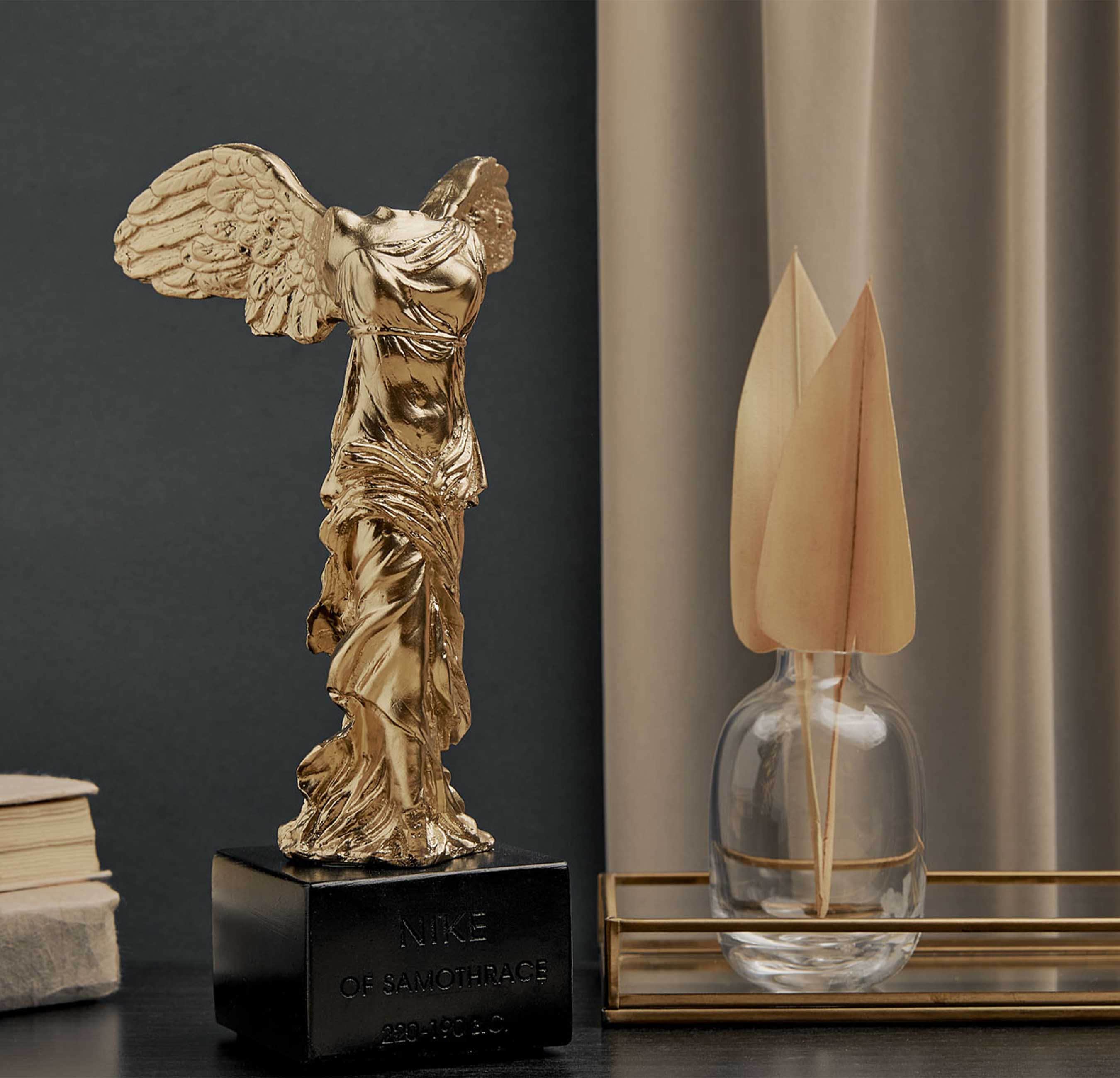 Winged Victory Nike of Samothrace Sculpture Ancient Greek Famous