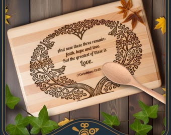 Tabla de cortar Fe Esperanza Amor SVG - Diseño de versículo bíblico Árbol Corazón