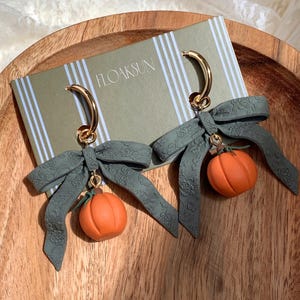 Polymer Clay Earrings,Pumpkin Earrings,Fall Earrings,Handmade Autumn Jewelry,Thanksgiving,Halloween Earrings,Bow earrings,Cottagecore.