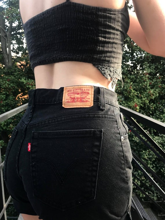 Vintage Levi's High-Rise Cut-Off Shorts Black