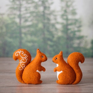 Squirrel sewing pattern, felt animals pattern, felt ornaments, PDF SVG felt pattern, woodland baby mobile, nursery decor, Christmas ornament