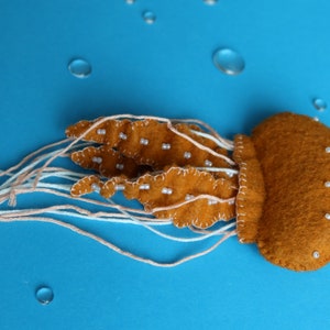Jellyfish sewing pattern, PDF SVG patterns, felt ornament, felt pattern, baby mobile, yellow jellyfish, Christmas ornaments, Sea Creatures image 10