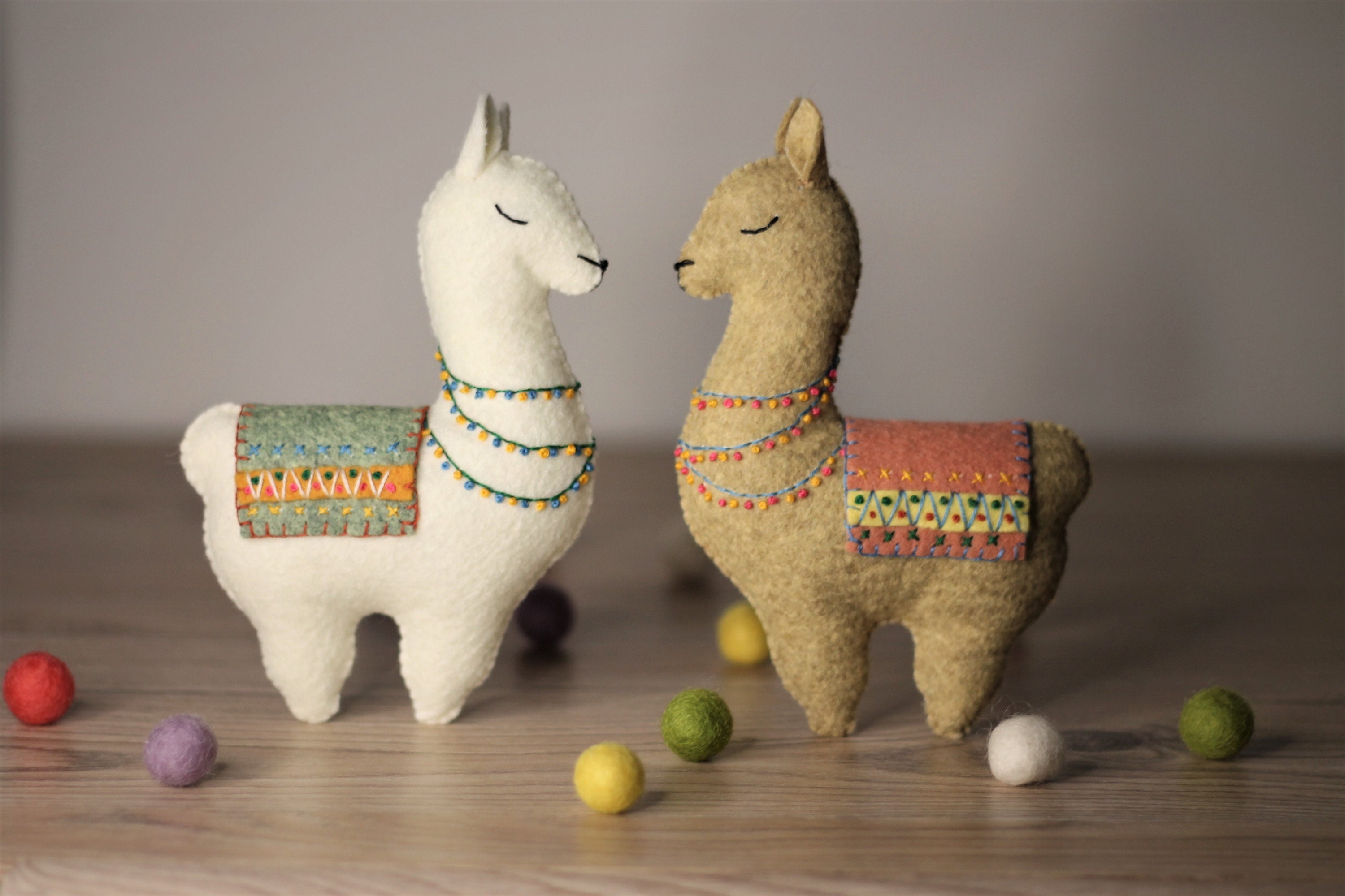 Llama Plush Felt Animals Sewing pattern for felt ornaments or -   Portugal