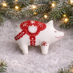 Dala pig sewing pattern, felt pattern PDF SVG, Christmas ornaments, felt animals, folk art, scandinavian decor, wild boar, aper, baby mobile