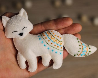 Arctic fox sewing Pattern, Christmas ornaments, White polar fox with embroidery, felt animals pattern PDF SVG, baby mobile, DIY projects