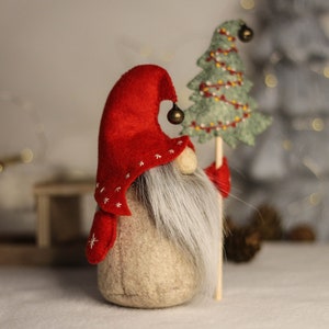 Gnomes de Noël avec arbre, motif de couture SVG PDF, ornements en feutre, motif en feutre, gnome d'hiver image 3
