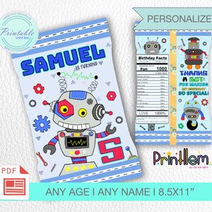 Könnte beinhalten: Druckbare Chipstütenvorlage mit einem Roboterdesign und dem Text "Samuel wird 5". Die Tüte ist blau und weiß mit einer Roboterillustration und einer Tabelle mit Geburtstagsdaten. Die Vorlage ist personalisiert und misst 8,5x11 Zoll.