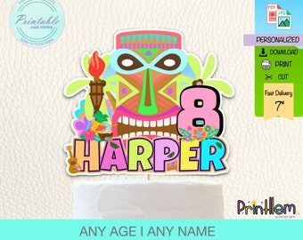 Könnte beinhalten: Druckbarer Tortendekor mit einer Tiki-Maske, einer Palme, einer Ukulele und der Zahl 8 in Pink mit Blumen. Der Name "Harper" ist in Regenbogenfarben geschrieben. Der Topper ist 7 Zoll hoch.