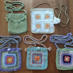 Häkeltasche, Minitasche, Geldbörse, Kindertasche, Häkeltasche für Kind, Mädchentasche, bunt, Geschenk für Kinder, bunte Tasche, Stricktasche, Blumentasche