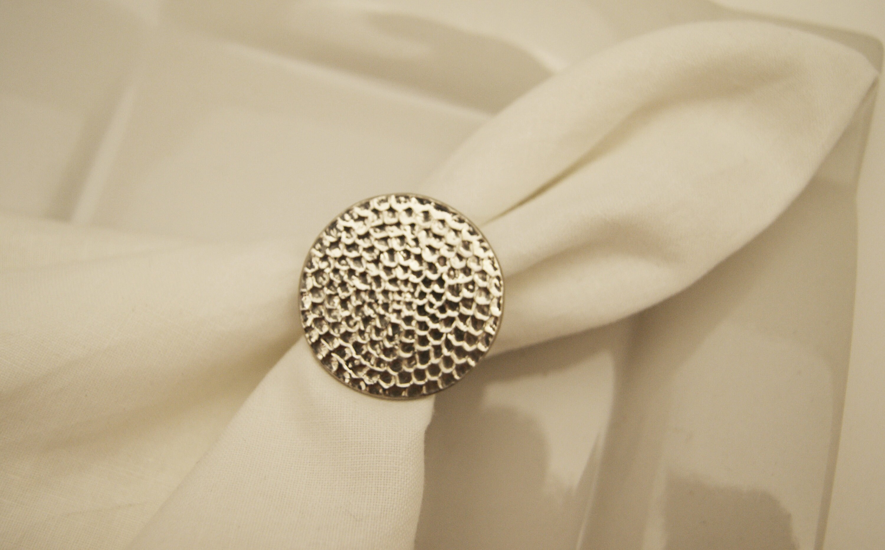 Rond de Serviette Martelé Rond Par Lot 4