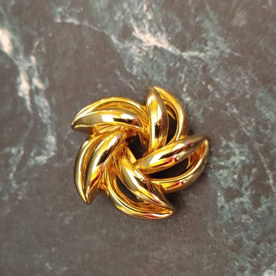 Vintage Abstract Goldtone Flower Brooch. Pierced … - image 2