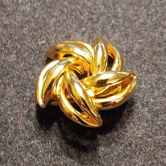 Vintage Abstract Goldtone Flower Brooch. Pierced … - image 3