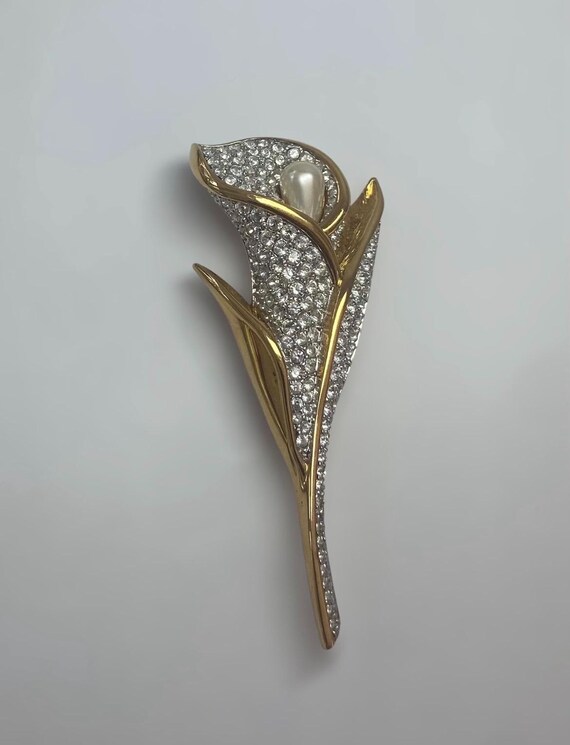 Vintage Swarovski Signed Swan Gold-Tone Crystal & Pearl Calla Lily Brooch View 3