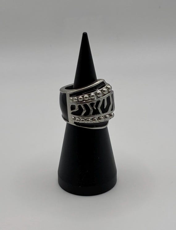 Black Enamel Silver-Tone Statement Ring Size 6.5–7 - image 2