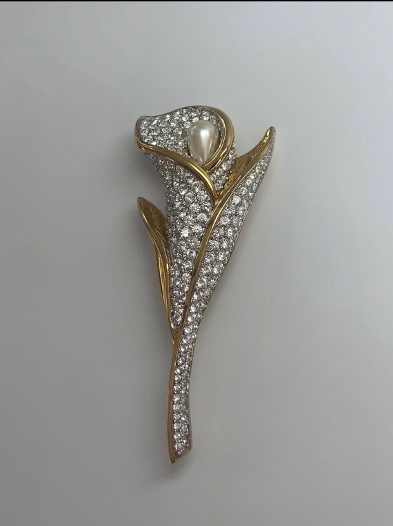 Vintage Swarovski Signed Swan Gold-Tone Crystal & Pearl Calla Lily Brooch View 4