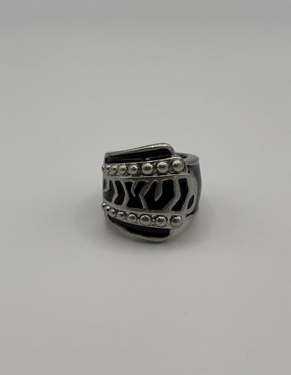 Black Enamel Silver-Tone Statement Ring Size 6.5–7 - image 5