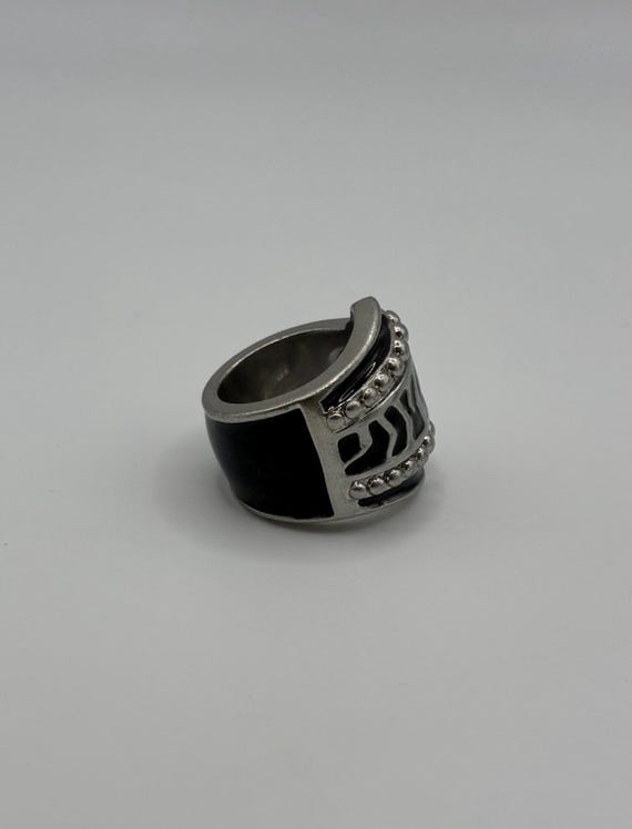 Black Enamel Silver-Tone Statement Ring Size 6.5–7 - image 6