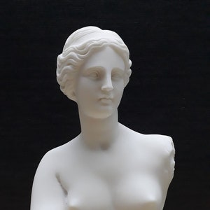 Venus de Milo Bust Head 8.86in - 22.5cm - Aphrodite Roman Goddess Venus Alabaster & White Marble Handmade Sculpture