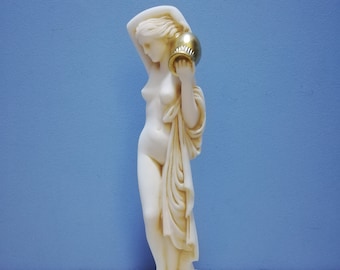 Femme nue tenant une cruche 26,5 cm - 10,43 pouces Nu | Statues grecques sexy de femme nue, statue faite main en marbre blanc et albâtre moulé