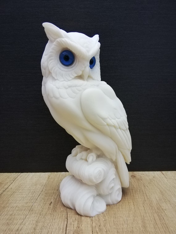 手作りのアテナフクロウ像 - 白大理石と鋳造アラバスター、ギリシャの