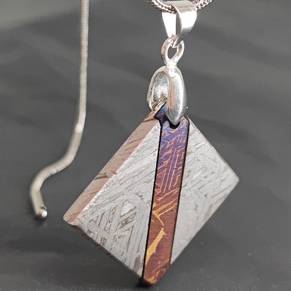 Pendentif sculpture de météorite, Collier de météorite Muonionalusta, cadeau, spécimen, collection QD309