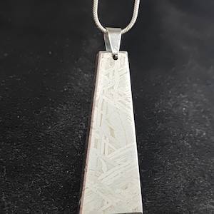 27,8 g Naturmeteoriten-Schnitzanhänger ， Muonionalusta Meteoriten-Halskette, Geschenk, Muster, Sammlung LK108