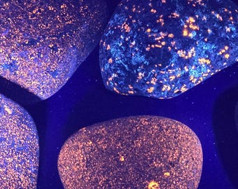 Yooperlite, yooperstone, emberlite, collectors piece fluorescent sodalite! Super bright, rare, unique, lake Superior, Upper Michigan, Yooper