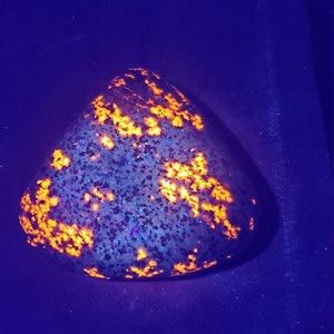 Yooperlite, yooperstone, emberlite, collectors piece fluorescent sodalite! Super bright, rare, unique, lake Superior, Upper Michigan, Yooper