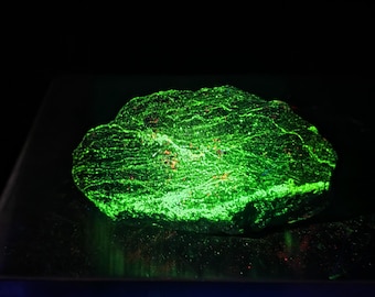 UV Reactive Willemite Franklinite Shortwave Fluorescent Mineral Display- Specimen for collectors. New Jersey