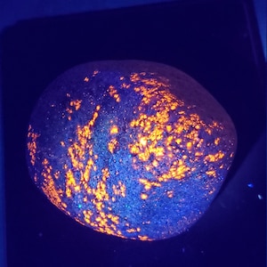 yooperlite large 1+ lbs display piece, glow rock, emberlite, fluorescing sodalite, yooperstone, dragon egg, collector piece, unique