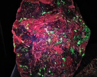 UV Reactive Willemite Franklinite Shortwave Fluorescent Mineral Display- Specimen for collectors. New Jersey
