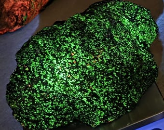 UV Reactive Willemite Franklinite Shortwave Fluorescent Mineral Display- Specimen for collectors. New Jersey