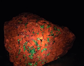 UV Reactive Willemite Franklinite Shortwave Fluorescent Mineral Display- Specimen for collectors. New Jersey