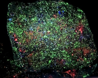 UV Reactive Willemite Franklinite Shortwave Fluorescent Mineral Display- Specimen for collectors. New Jersey