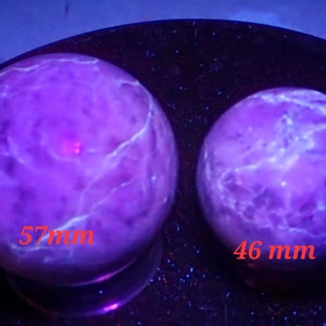Marble fluorescent spheres different colors under different wavelength uv reactive shortwave and midwave glowing franklin new jersey marble