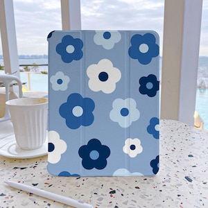 Blue Floral Flowers iPad Case 7th Generation iPad Case with pencil holder iPad Case 9 Generation 10.2 Soft Back Cover For iPad Air 4