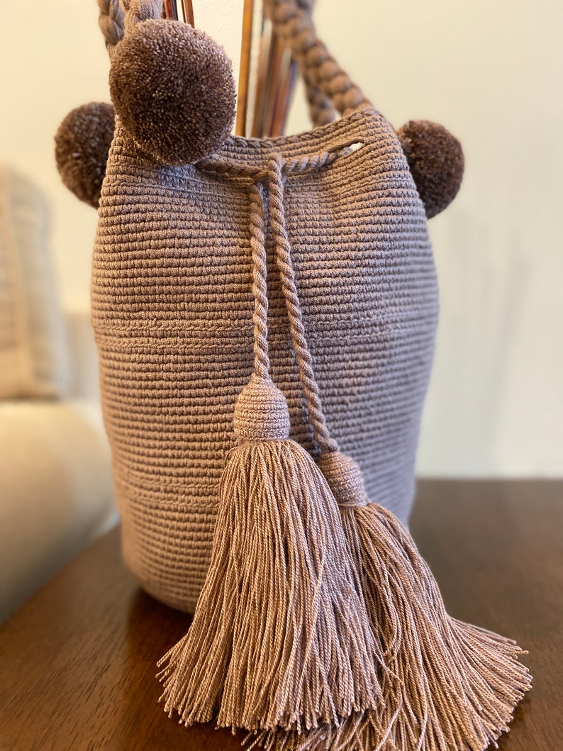 Rose Wayuu Twist Bag