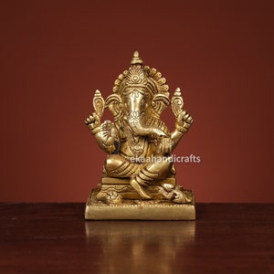 Ganesha Statue in Brass, Beautiful Ganesha Idol, Lord of wisdom, Lord Ganpati Statue, Brass Ganesha Figurine for Home Temple Mandir