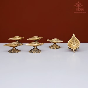 Brass Diya for Puja Temple Decoration, Leaf Shape Diya Stand Oil Lamp for Home Mandir, Pooja Articles Decor Gifts Item, Home Decor Oil Dia
