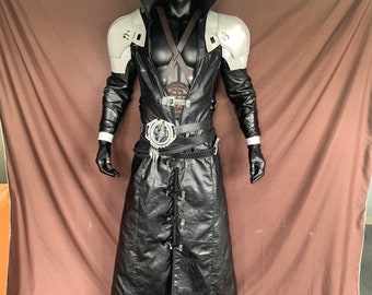 Costume di Sephiroth di Final Fantasy VII Rebirth, completo cosplay per Halloween.