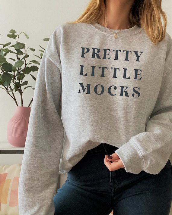 G 18000 Mockup | Ash Sweatshirt Mock Up | Heavy Blend Sweater | Simple Mockup Model Wearing | Minimal Natural