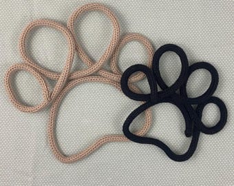 Paw Print Wall Art - Knitted Wire Decor, Pet Lover Gift, Personalized Pet Wall Hanging, Multiple Paw Sizes, Dog Decor, Cat Decor