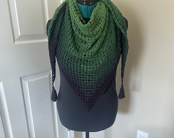 Gradient Shawl Wrap - Damesmodeaccessoire, handgemaakte gehaakte sjaal - groen tot zwart