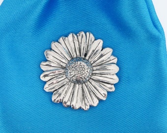 Daisy pewter pin badge