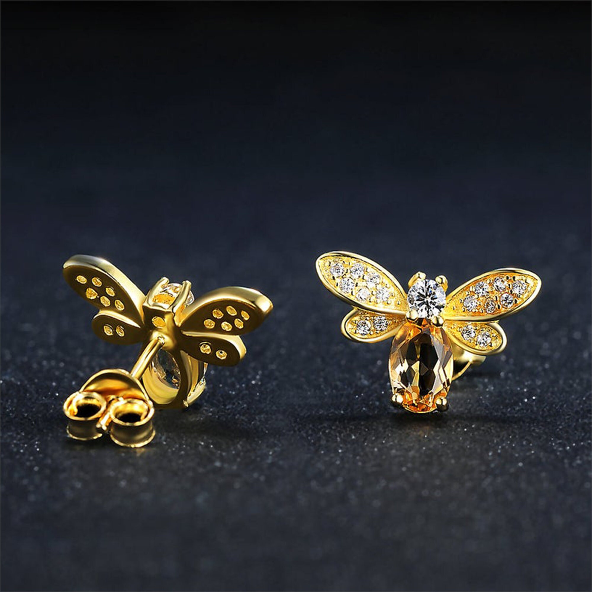 Bee ear studs Clearance