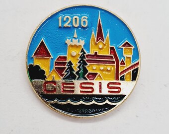 Cesis Pin - Wappen der Stadt Cesis in Lettland - Sowjetisch Vintage Cesis Pin Badge Made in UdSSR 1980