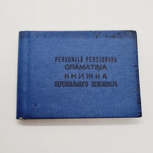 Carnet de retraite vintage soviétique émis en URSS en 1986.